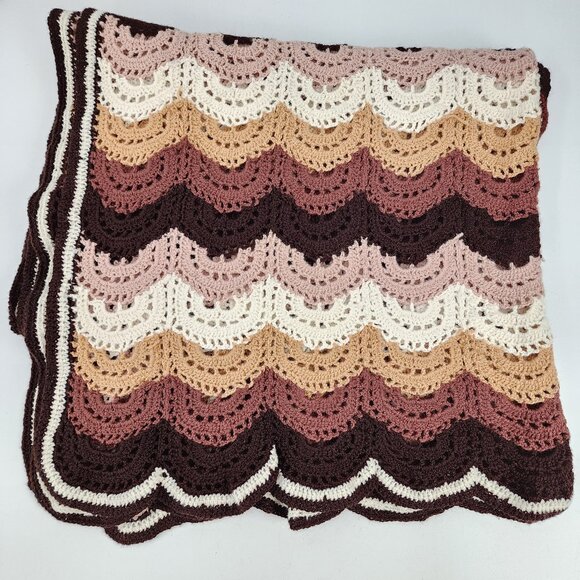 Vtg Handmade 42x68" Scalloped Afghan Throw Blanket Shabby Chic Earth Tones Taupe